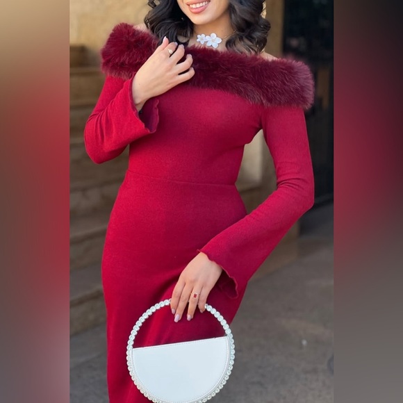 Sandra Pabst Dresses & Skirts - Vintage off-shoulder cocktail dress w/ fur trim. Fitted, lined, midi. Red. 10
